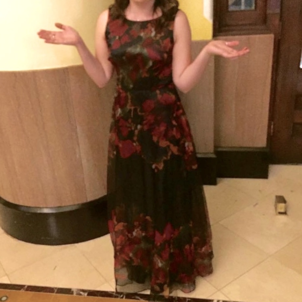 Tahari Arthur and Levine floral sleeveless evening gown size 8. Worn once.